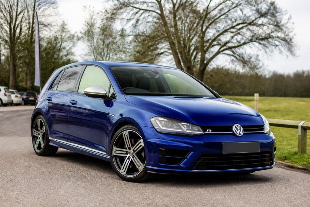 découvrez nos conseils pour bien choisir votre golf 7 r d'occasion, une voiture sportive alliant performance et style. guide complet pour un achat réussi.