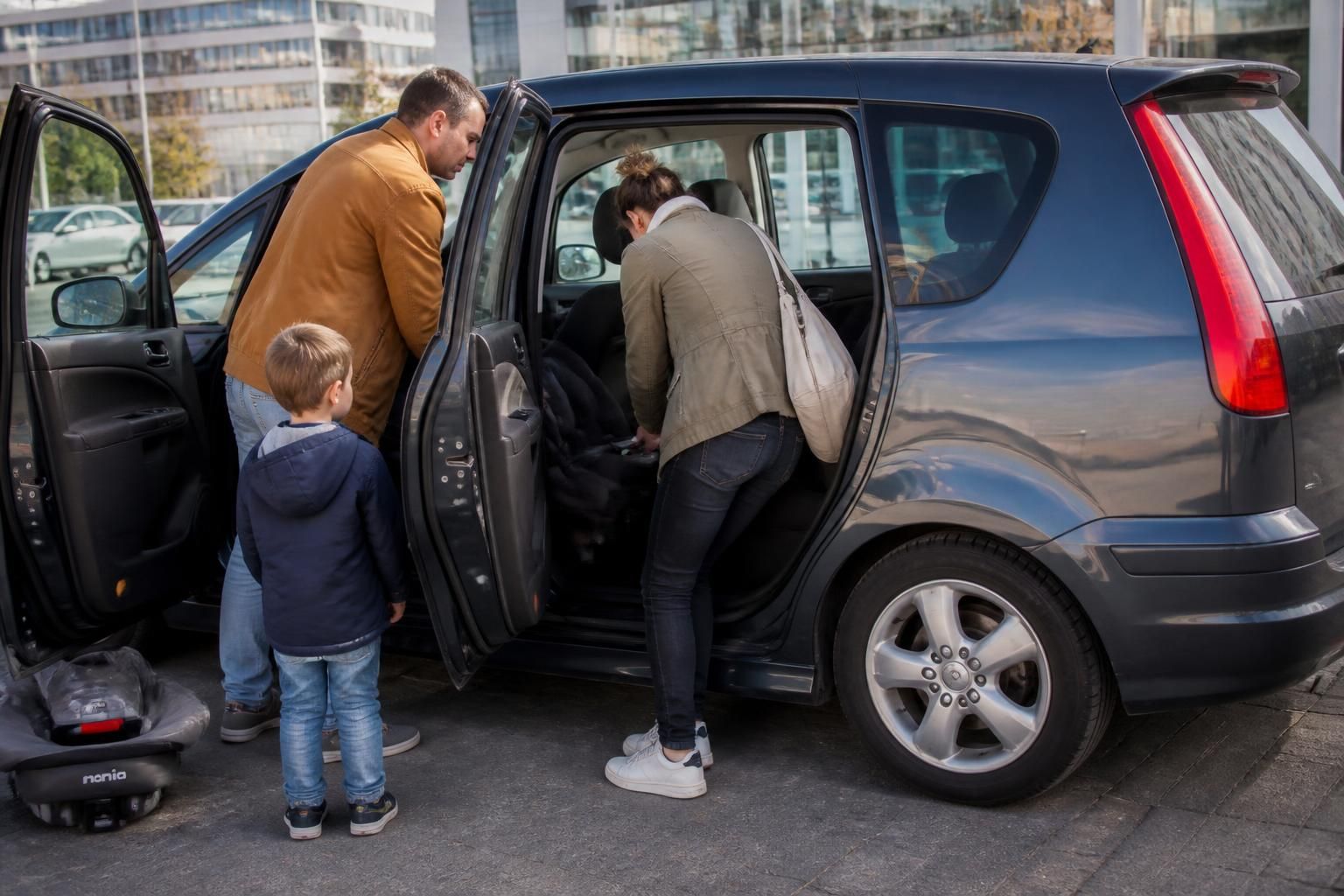 voiture familiale pas chere les modeles qui tiennent la distance 1 découvrez notre sélection de voitures familiales pas chÚres, fiables et économiques, idéales pour parcourir de longues distances en toute sérénité.