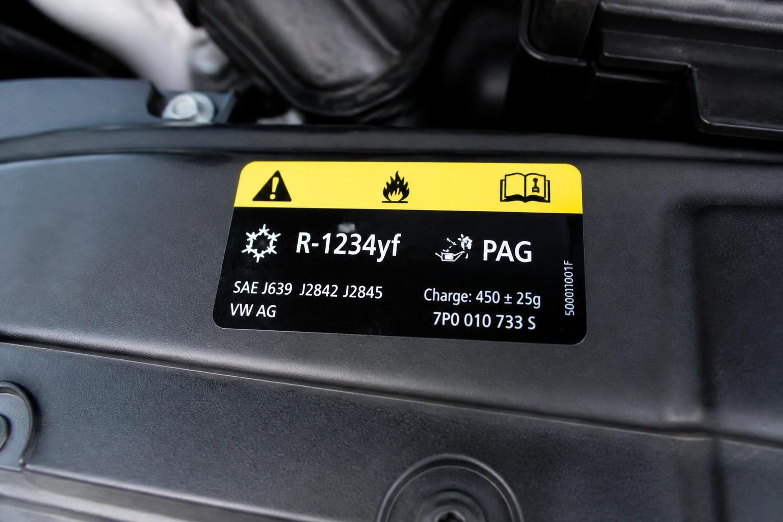 gaz de climatisation voiture r134a r1234yf et ce que ca change pour vous 1 découvrez les différences entre les gaz de climatisation voiture r134a et r1234yf, leur impact sur l'environnement et ce que cela signifie pour l'entretien de votre véhicule.